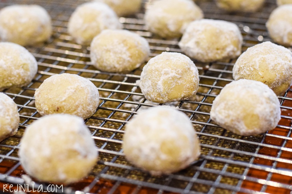 mexican wedding cookies-9