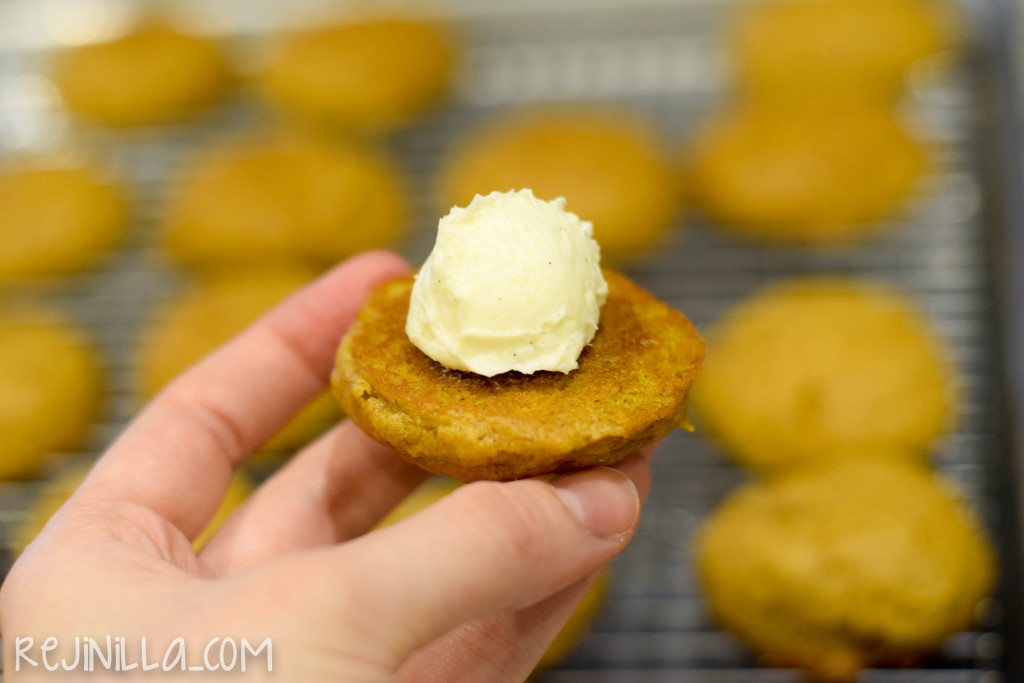 pumpkin whoopie pies-7