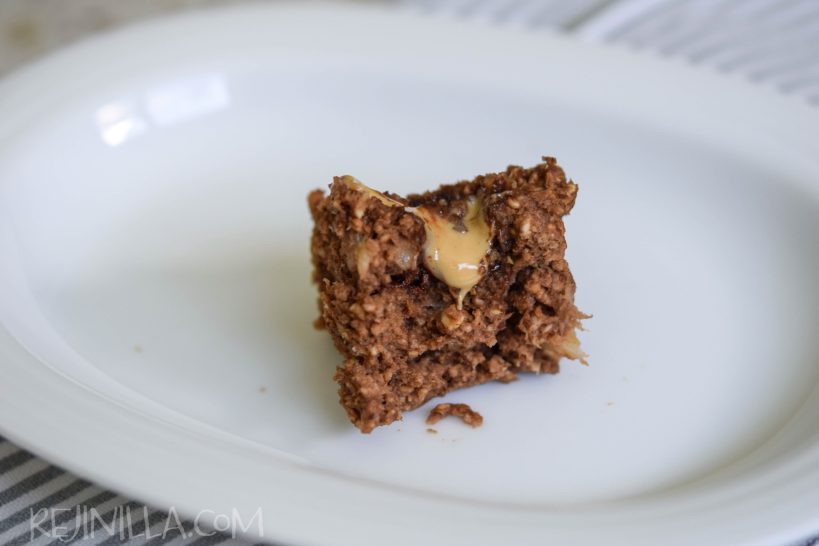 Mug cake de chocolate relleno de cacahuate